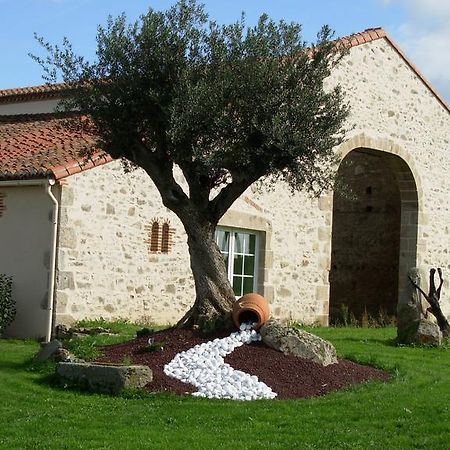 Bed and Breakfast La Minaudière à Nueil-sous-les-Aubiers Extérieur photo